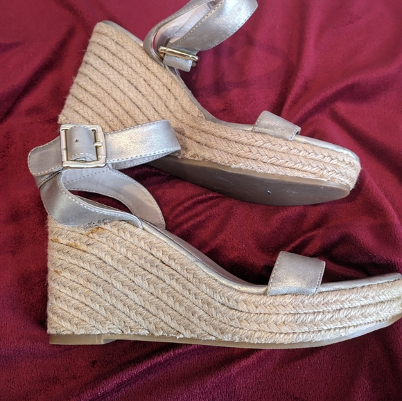Wedges - Picture 1 of 5